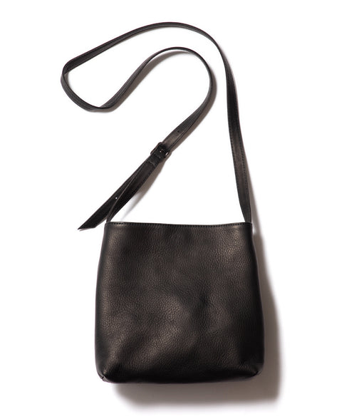MR.OLIVE E.O.I / WATER PROOF WASHABLE LEATHER / GUSSET POCKET COMPACT SHOULDER BAG ミスターオリーブ イーオーアイ/ウォータープルーフウォッシャブルレザー/ガゼットポケット コンパクトショルダーバッグ